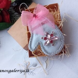 kalėdinė rožinė pirštinė